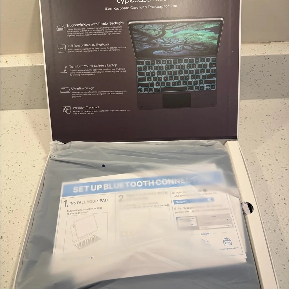 typecase EDGE iPad keyboard case w/ Trackpad - BRAND NEW